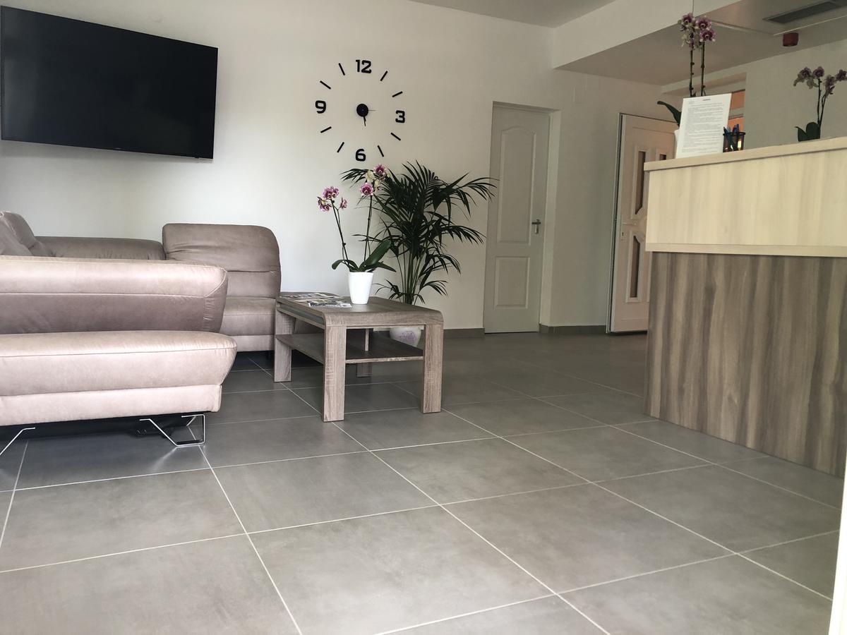 Boro Apartman Tiszafüred 外观 照片