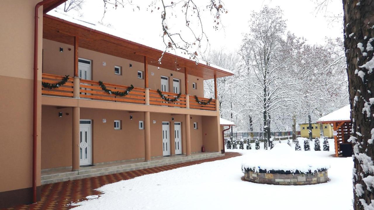 Boro Apartman Tiszafüred 外观 照片